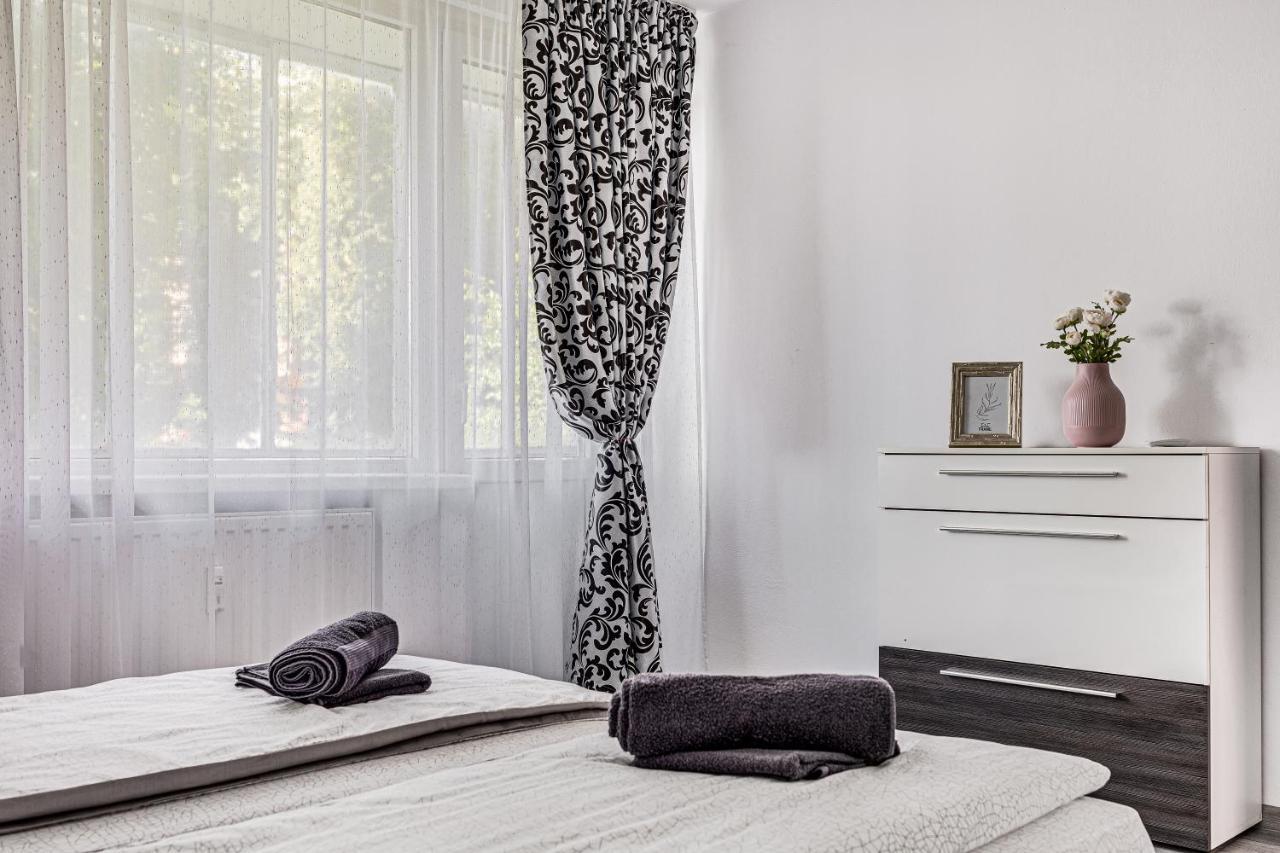 Gabriel Apartment Арад Екстериор снимка