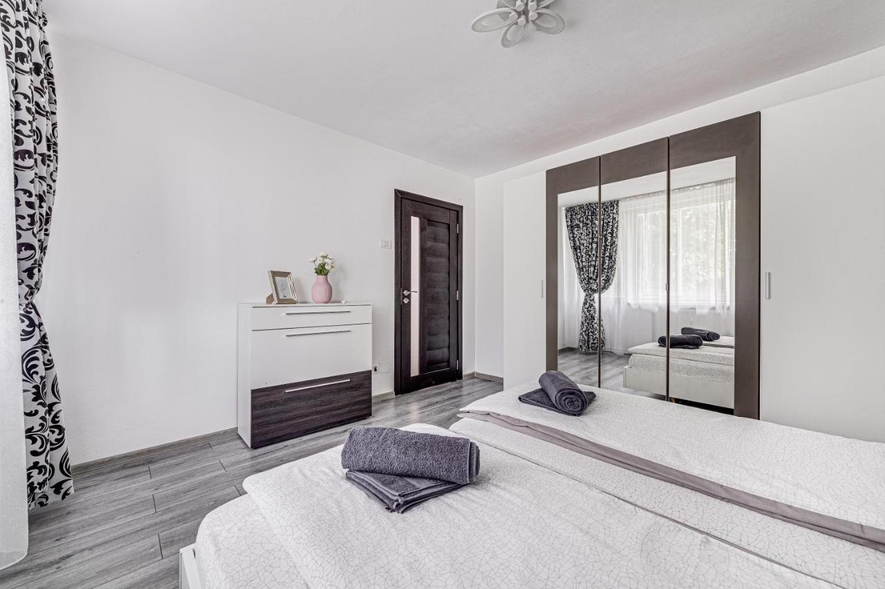 Gabriel Apartment Арад Екстериор снимка