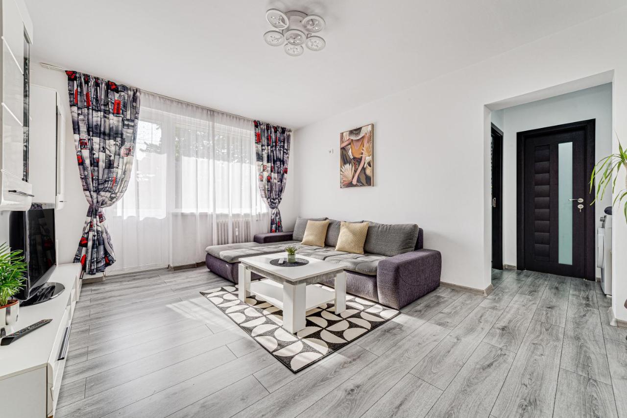 Gabriel Apartment Арад Екстериор снимка